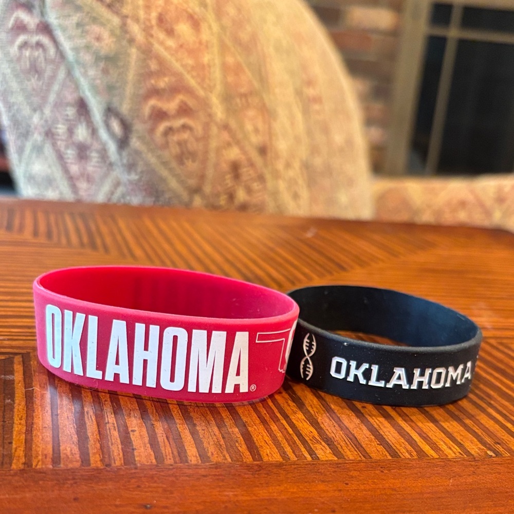 Oklahoma (OU) Wristbands, Pair